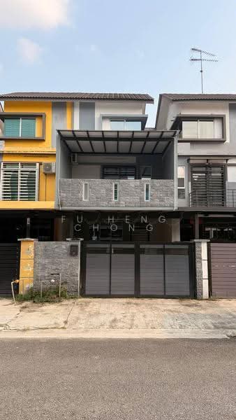 2.5-storey Terraced House for Sale in Taman Scientex Pasir Gudang (Pasir Gudang) - Fu Heng Chong - Exterior - PropertyGuru.com.my