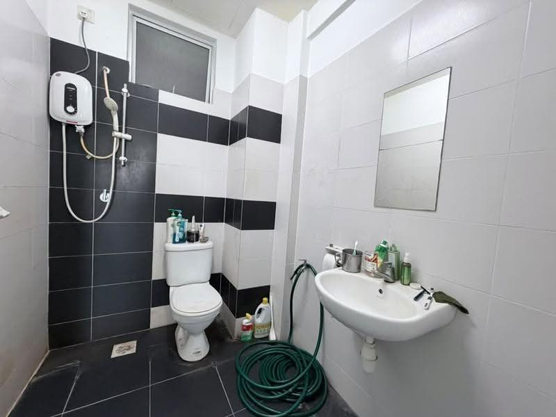 Apartment for Sale at The Twin Residences - Ethan Lim - Bathroom - PropertyGuru.com.my