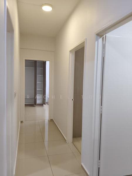 Service Residence for Rent at Gravit8, Klang - Rachel Too - Corridor - PropertyGuru.com.my