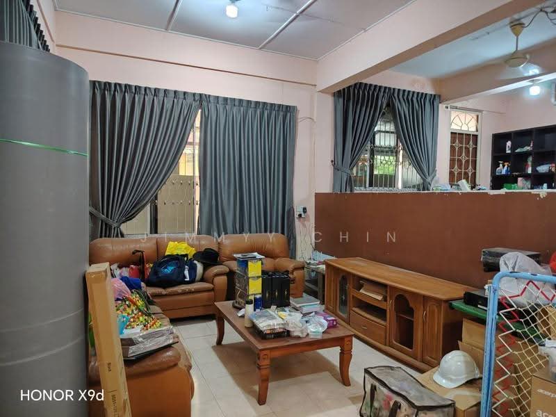 2-storey Terraced House for Rent in Kuching (Sarawak) - Jimmyy Chin - Living Room - PropertyGuru.com.my