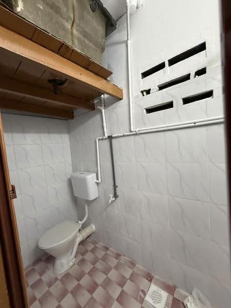 Flat for Rent at Kampung Lindungan PJS 6 - Joey Wong - Bathroom - PropertyGuru.com.my