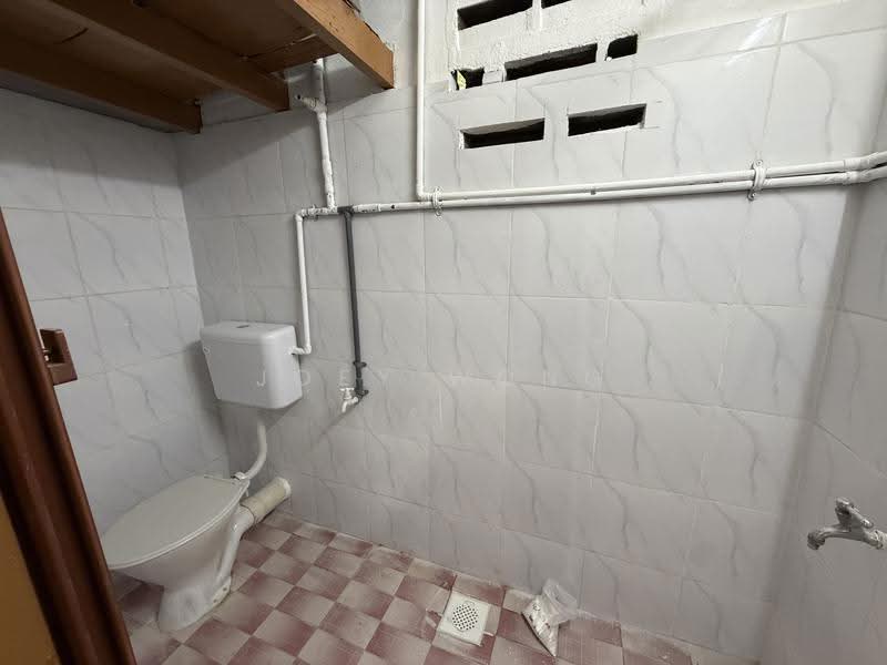 Flat for Rent at Kampung Lindungan PJS 6 - Joey Wong - Bathroom - PropertyGuru.com.my