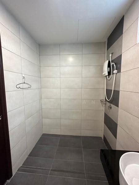 Kediaman Servis untuk Dijual di Molek Regency - Max Kan - Bathroom - PropertyGuru.com.my