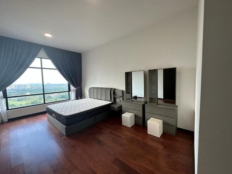Kediaman Servis untuk Dijual di Molek Regency - Max Kan - Bedroom - PropertyGuru.com.my