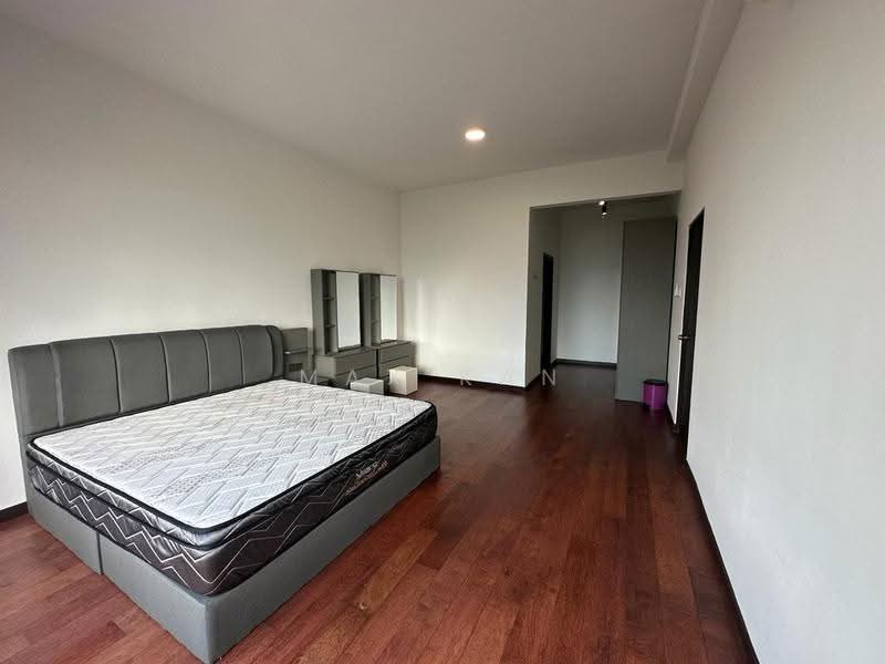 Kediaman Servis untuk Dijual di Molek Regency - Max Kan - Bedroom - PropertyGuru.com.my