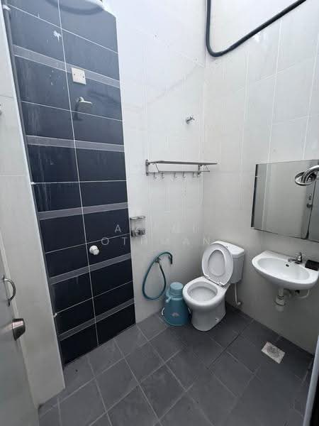 1-storey Terraced House for Sale in Taman Nusa Intan (Senawang) - Azrul Othman - Bathroom - PropertyGuru.com.my