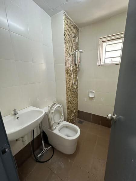 Kondominium untuk Dijual di Suasana Lumayan - Tabber Tan - Bathroom - PropertyGuru.com.my