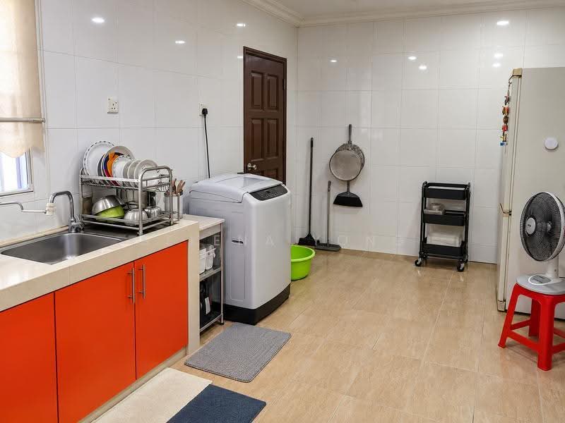 2-storey Terraced House for Sale in Klang (Selangor) - SELENA YONG - Kitchen - PropertyGuru.com.my