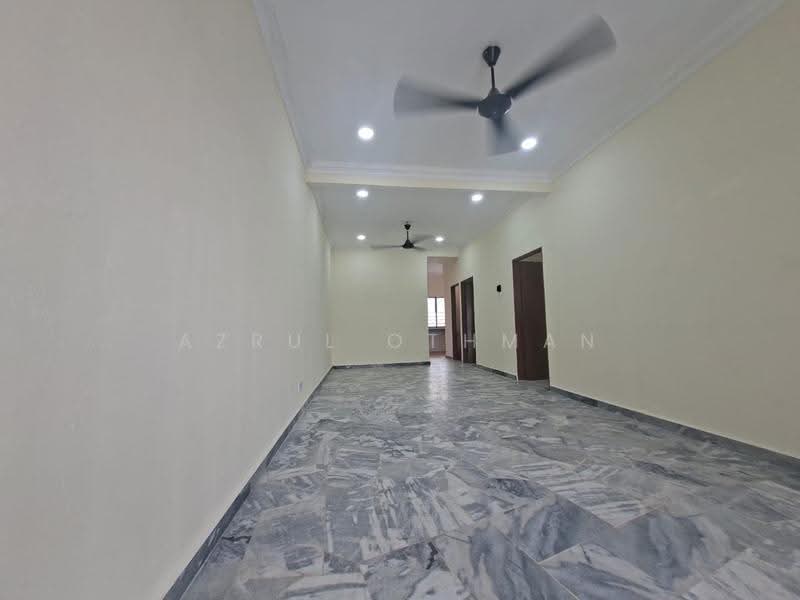 Rumah Teres 1-Tingkat untuk Dijual di Taman Pj Perdana (Paroi) - Azrul Othman - Living Room - PropertyGuru.com.my
