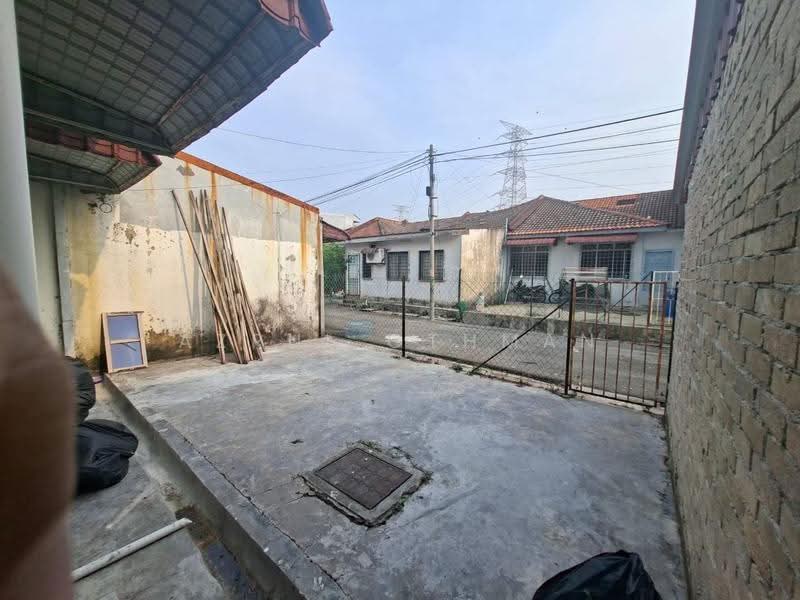 Rumah Teres 1-Tingkat untuk Dijual di Taman Pj Perdana (Paroi) - Azrul Othman - Exterior - PropertyGuru.com.my