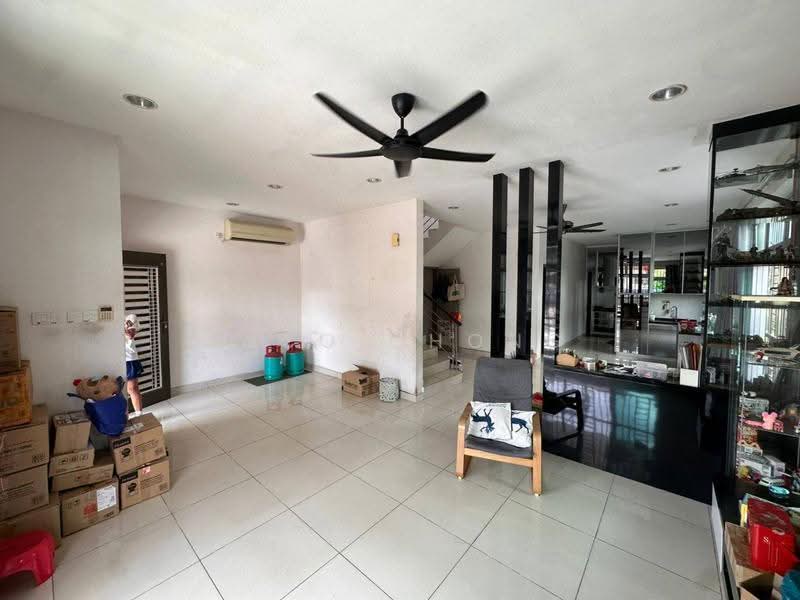 Cluster House for Sale in Taman Gaya (Ulu Tiram) - Nico Chong - Living Room - PropertyGuru.com.my