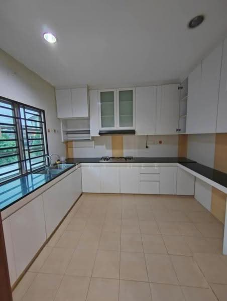 Rumah Teres 2-Tingkat untuk Dijual di Taman Mount Austin (Tebrau) - Reny Hee - Kitchen - PropertyGuru.com.my