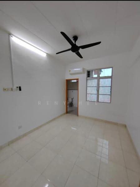 Rumah Teres 2-Tingkat untuk Dijual di Taman Mount Austin (Tebrau) - Reny Hee - Interior - PropertyGuru.com.my