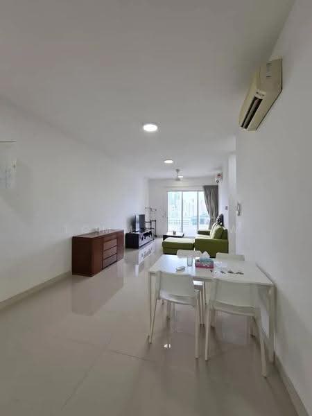 Kondominium untuk Dijual di Scenaria @ North Kiara Hills - Tommy Liew - Living Room - PropertyGuru.com.my