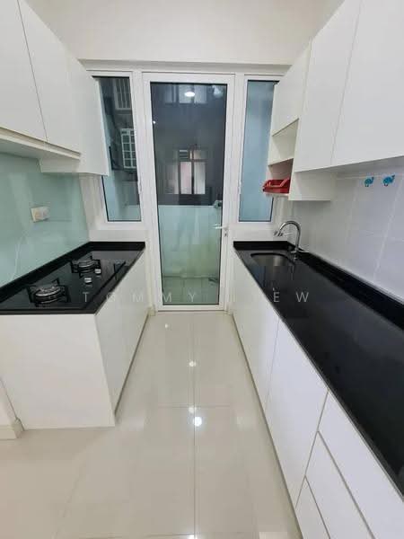 Condominium for Rent at Scenaria @ North Kiara Hills - Tommy Liew - Kitchen - PropertyGuru.com.my