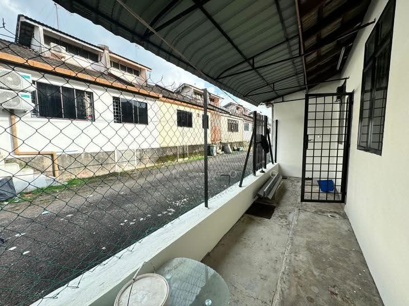 Rumah Teres 1.5-Tingkat untuk Dijual di Taman Molek (Johor Bahru) - Lynn Wong - PropertyGuru.com.my