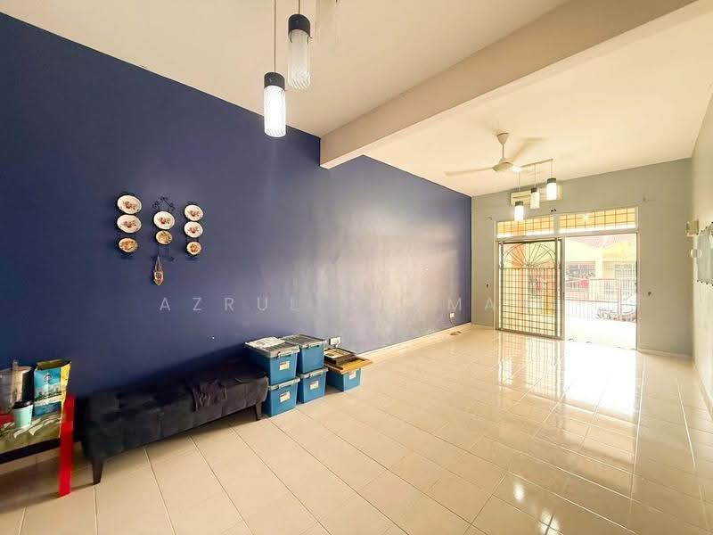 Rumah Teres 1-Tingkat untuk Dijual di Taman Bukit Kristal (Seremban) - Azrul Othman - Living Room - PropertyGuru.com.my