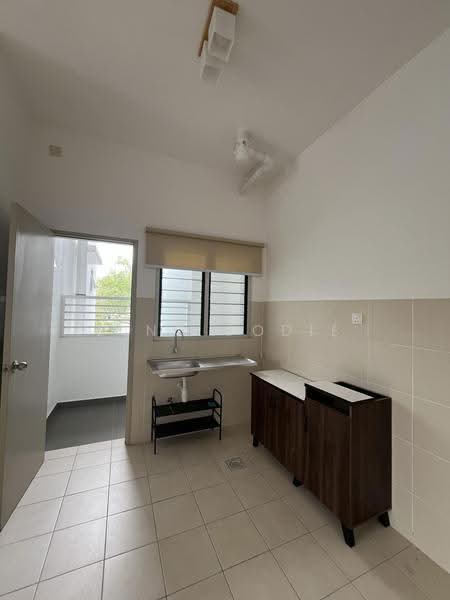 Pangsapuri untuk Disewa di Safira Apartment - Ding Jodie - Kitchen - PropertyGuru.com.my