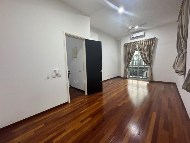 Cluster House for Sale in Taman Ekoflora (Johor Bahru) - Kok Hui - Living Room - PropertyGuru.com.my