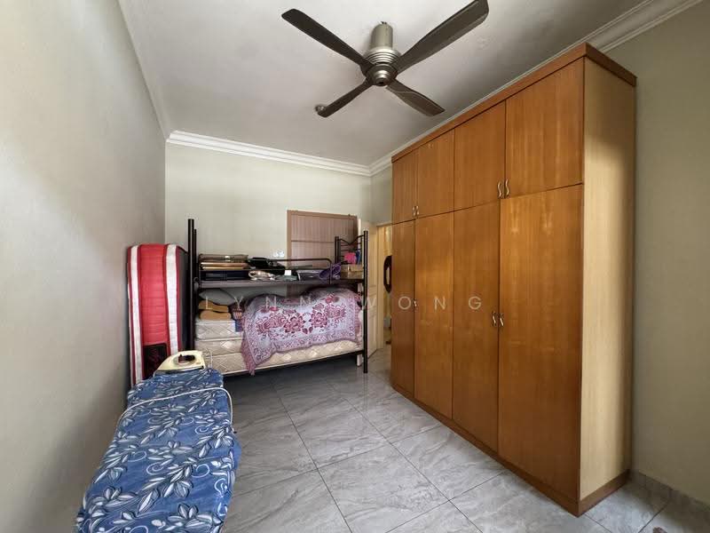 Rumah Teres 2-Tingkat untuk Dijual di Taman Daya (Johor Bahru) - Lynn Wong - Bedroom - PropertyGuru.com.my