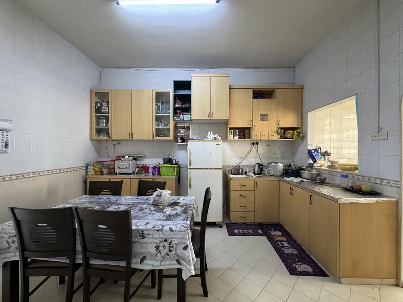 Rumah Teres 2-Tingkat untuk Dijual di Taman Daya (Johor Bahru) - Lynn Wong - Kitchen - PropertyGuru.com.my