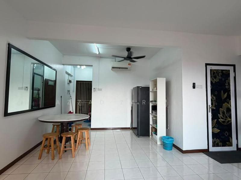 Apartment for Sale at Prima Tiara 1 - Azzad Zarull - Living Room - PropertyGuru.com.my