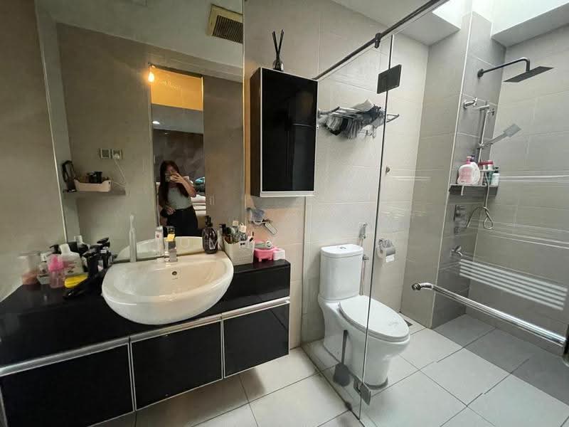 Rumah Berkembar untuk Dijual di Bukit Rahman Putra (Sungai Buloh) - Tommy Liew - Bathroom - PropertyGuru.com.my