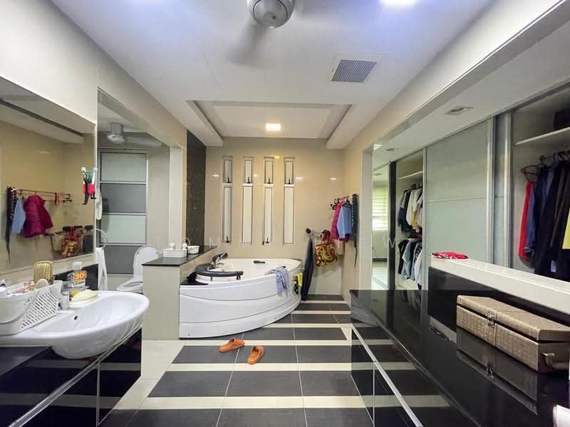 Rumah Berkembar untuk Dijual di Bukit Rahman Putra (Sungai Buloh) - Tommy Liew - Bathroom - PropertyGuru.com.my