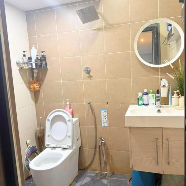 Pangsapuri untuk Dijual di Pangsapuri Suria 1 Batu Kawan - Ann Khor - Bathroom - PropertyGuru.com.my