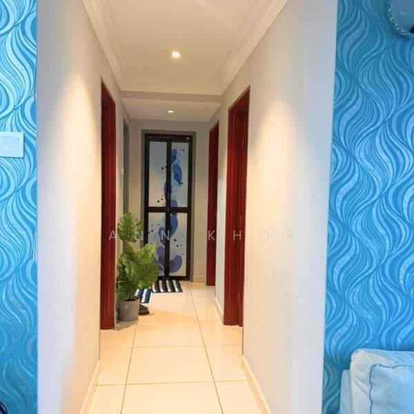 Pangsapuri untuk Dijual di Pangsapuri Suria 1 Batu Kawan - Ann Khor - Corridor - PropertyGuru.com.my