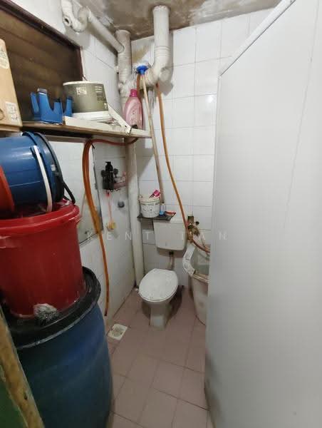 Flat for Sale at Taman Taming Jaya - Kent Tan - Bathroom - PropertyGuru.com.my