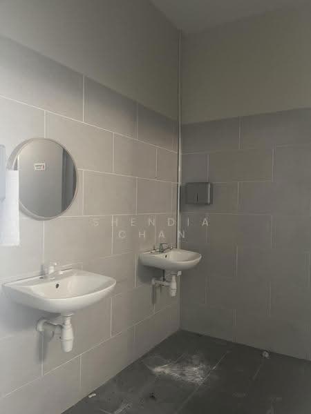 Shop for Rent in Bandar Rimbayu (Telok Panglima Garang) - Geok Bee Chan - Bathroom - PropertyGuru.com.my
