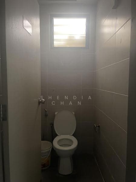 Shop for Rent in Bandar Rimbayu (Telok Panglima Garang) - Geok Bee Chan - Bathroom - PropertyGuru.com.my