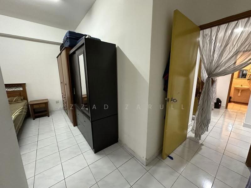 Kondominium untuk Dijual di Bayu Tasik 1 - Azzad Zarull - Bedroom - PropertyGuru.com.my