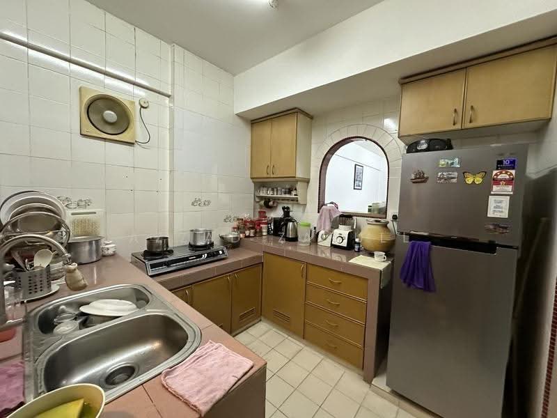 Kondominium untuk Dijual di Bayu Tasik 1 - Azzad Zarull - Kitchen - PropertyGuru.com.my