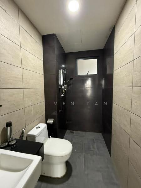 Kondominium untuk Dijual di Legend Heights - Kelven Tan - Bathroom - PropertyGuru.com.my