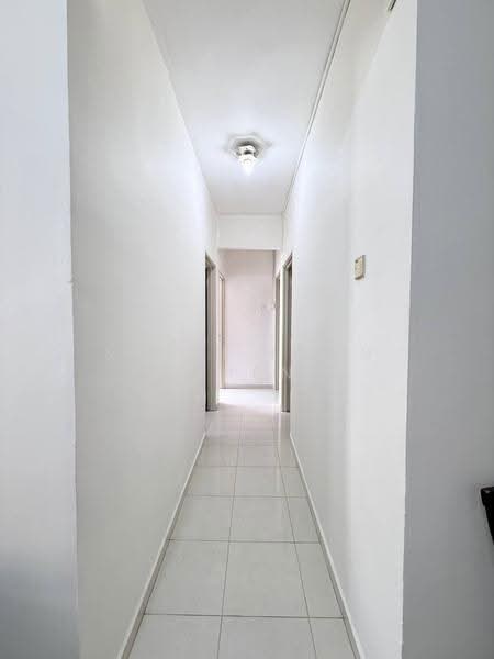 Rumah Flat untuk Dijual di Flat Bukit Indah - Shieh Long Chen - Corridor - PropertyGuru.com.my