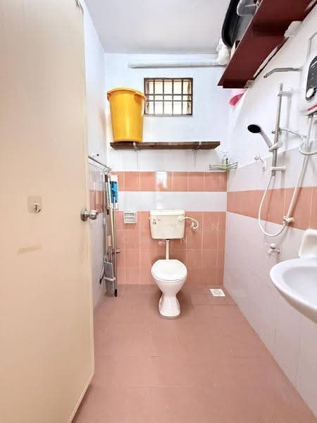 Rumah Flat untuk Dijual di Flat Bukit Indah - Shieh Long Chen - Bathroom - PropertyGuru.com.my