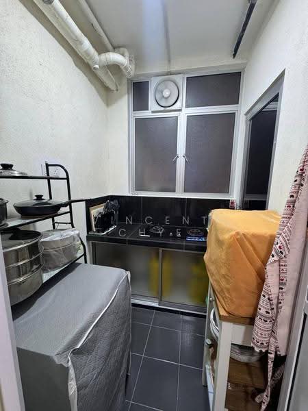 Kondominium untuk Disewa di D'Nuri Residence @ Desa Petaling - Vincent Chye - Kitchen - PropertyGuru.com.my