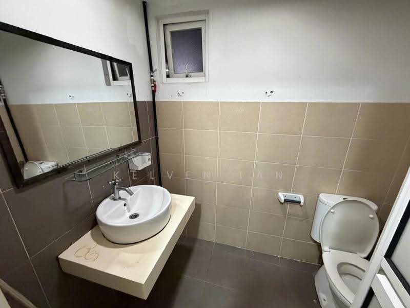 Kondominium untuk Dijual di First Residence (Residensi Unggul) - Kelven Tan - Bathroom - PropertyGuru.com.my