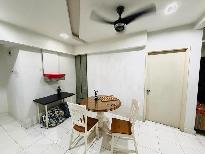 Kondominium untuk Dijual di First Residence (Residensi Unggul) - Kelven Tan - Dining Room - PropertyGuru.com.my