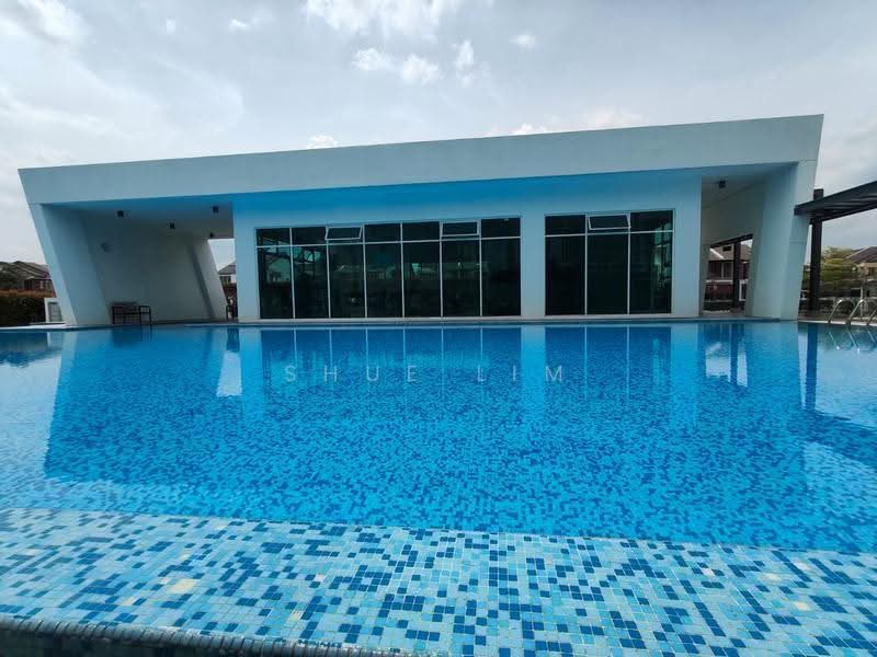 Rumah Berkembar untuk Dijual di Bandar Tasek Mutiara (Simpang Ampat) - Shue Lim - Pool - PropertyGuru.com.my