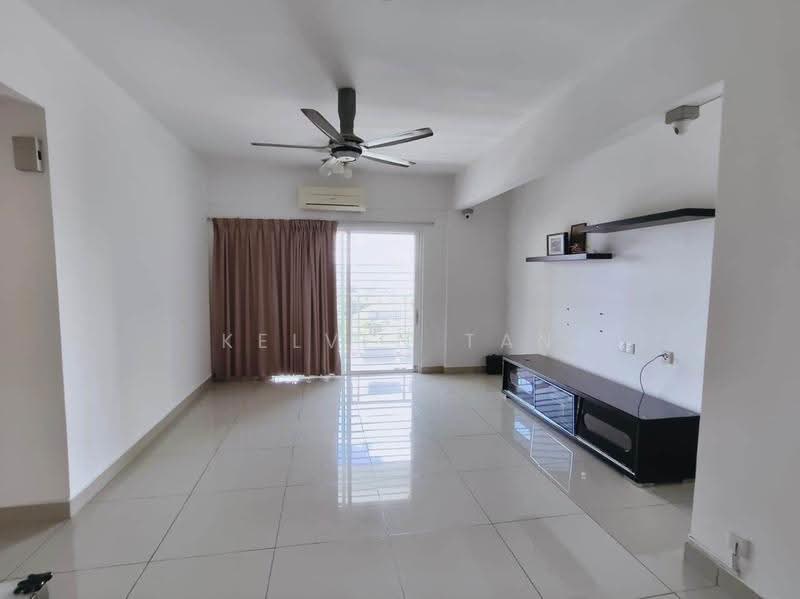 Kondominium untuk Dijual di First Residence (Residensi Unggul) - Kelven Tan - Living Room - PropertyGuru.com.my