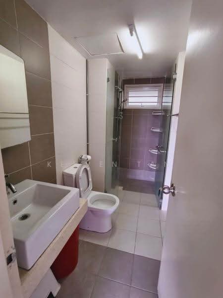 Kondominium untuk Dijual di First Residence (Residensi Unggul) - Kelven Tan - Bathroom - PropertyGuru.com.my
