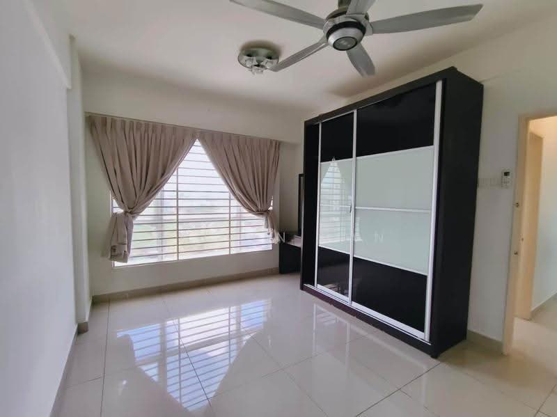 Kondominium untuk Dijual di First Residence (Residensi Unggul) - Kelven Tan - Bedroom - PropertyGuru.com.my