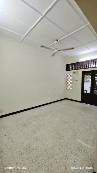 1-storey Terraced House for Sale in SS4 (Petaling Jaya) - Li Yin - Living Room - PropertyGuru.com.my