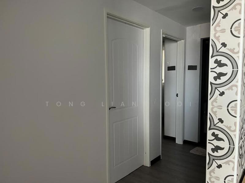 Pangsapuri untuk Dijual di The Rise Collection 1 - Tong Liang Ooi - Corridor - PropertyGuru.com.my