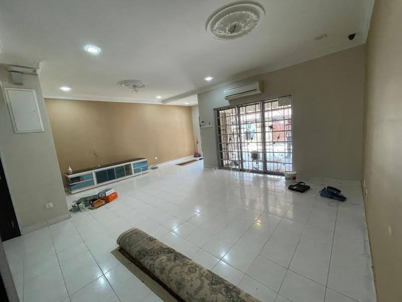 2-storey Terraced House for Sale in Denai Alam (Shah Alam) - Tom Yip - Living Room - PropertyGuru.com.my