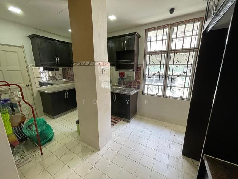 2-storey Terraced House for Sale in Denai Alam (Shah Alam) - Tom Yip - Kitchen - PropertyGuru.com.my