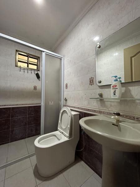 Semi-Detached House for Sale in Usj 11 (Subang Jaya) - Amy Ong - Bathroom - PropertyGuru.com.my